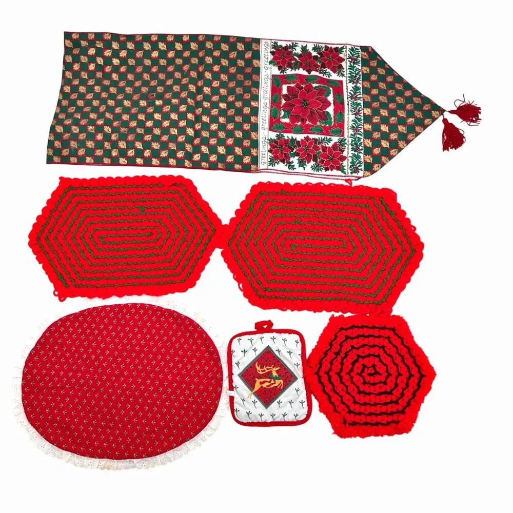 6 PC CHRISTMAS TABLE LINENS RUNNER PLACEMATS POTHOLDER SWAN POINSETTIA CROCHET